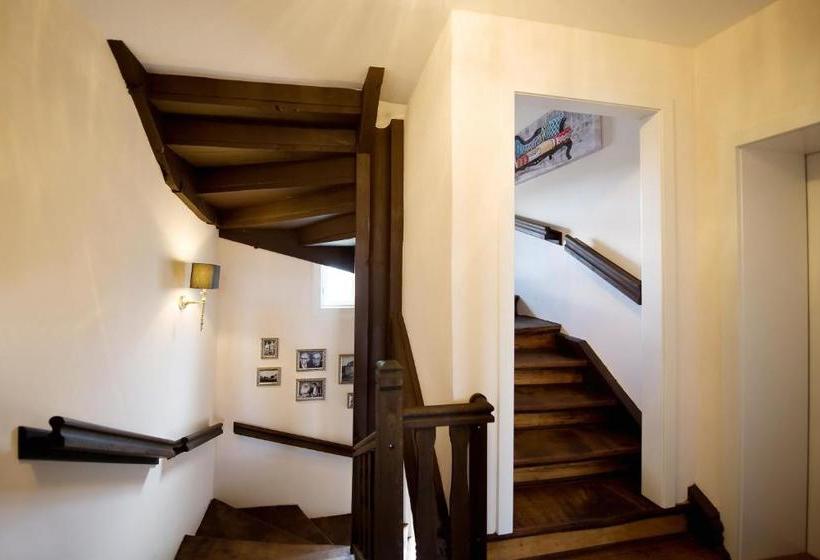 بنسيون Villa Geriwada