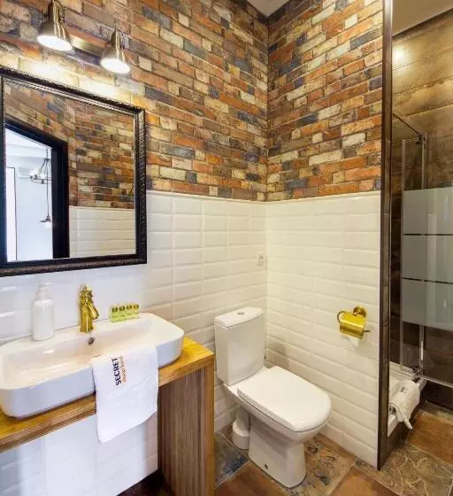 Secret Apartments