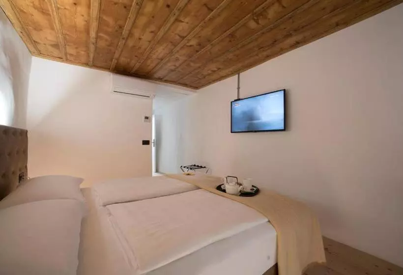 تختخواب و صبحانه Sir Thomas Bed And More