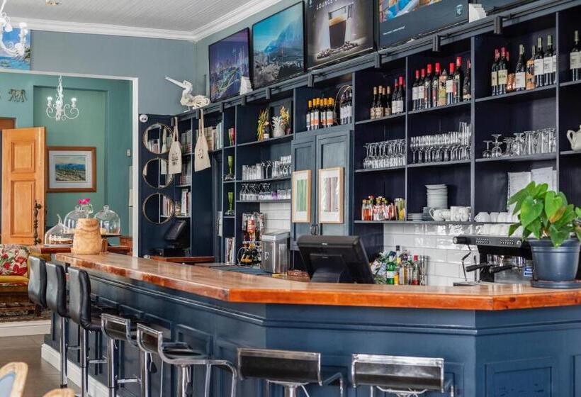 مبيت وإفطار The Willets Boutique