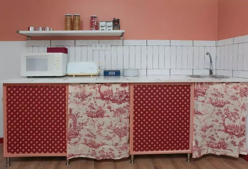 Caminha Hostel & Suites