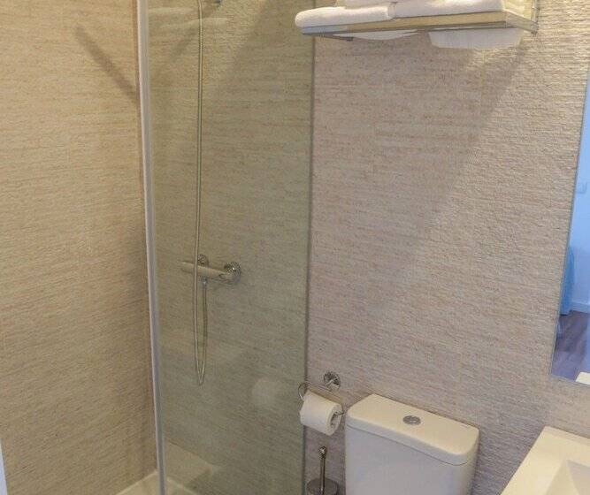 Caminha Hostel & Suites