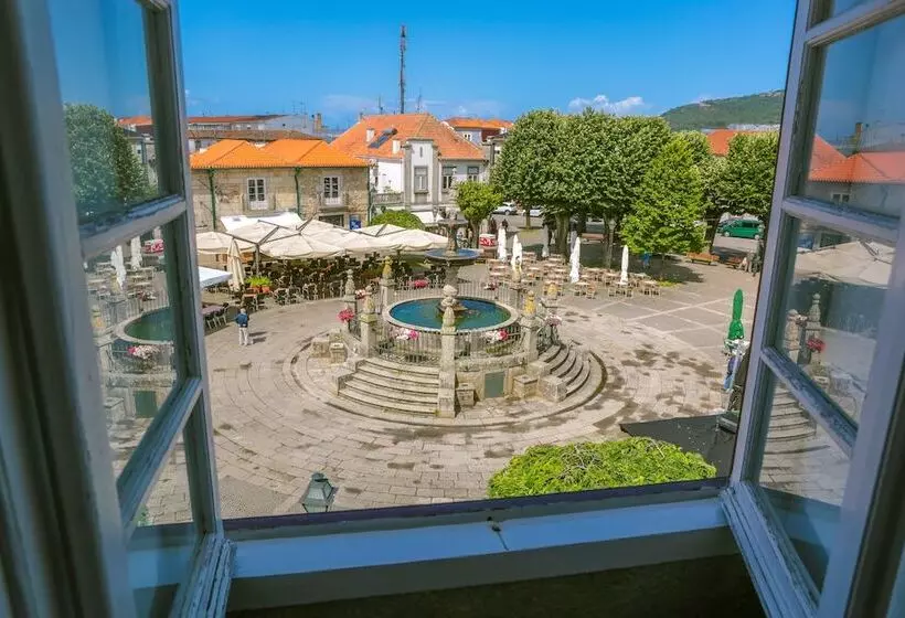 Caminha Hostel & Suites