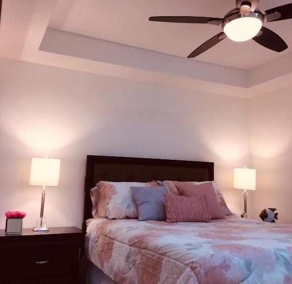 La Jolla Excellence, Exclusive Front Beach!