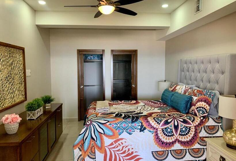 La Jolla Excellence, Exclusive Front Beach!