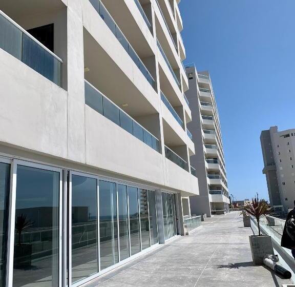 La Jolla Excellence, Exclusive Front Beach!