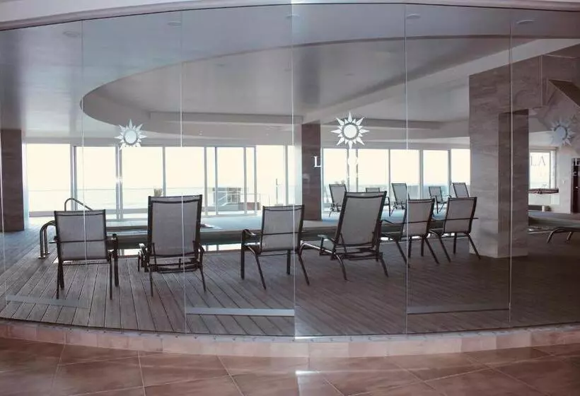 La Jolla Excellence, Exclusive Front Beach!