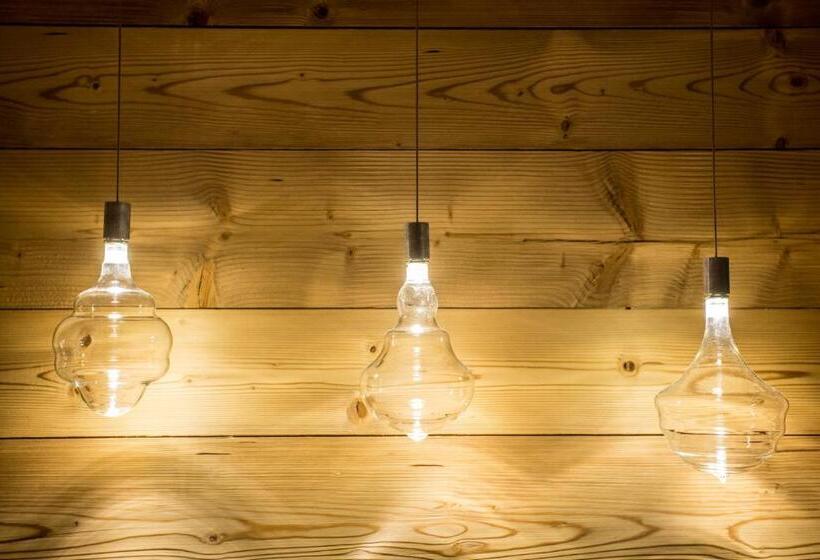 بنسيون Alpine Rooms Guesthouse