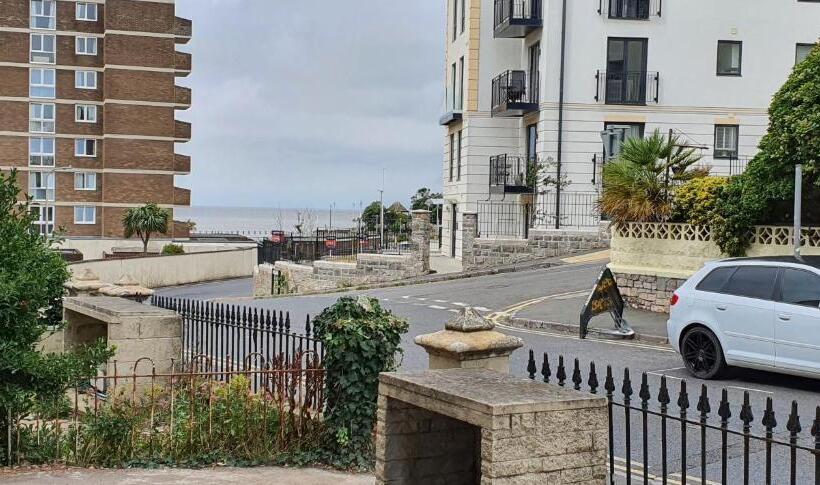 بنسيون Corbiere Guest House