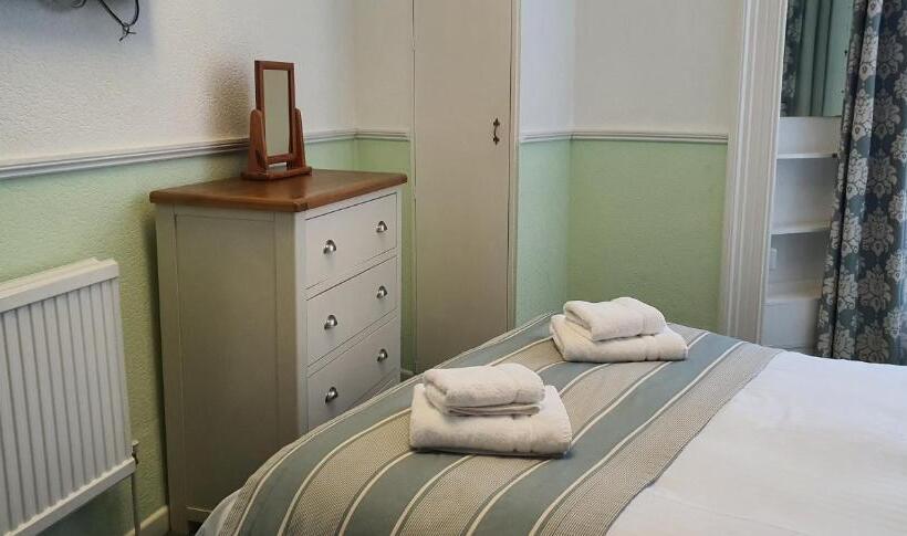 بنسيون Corbiere Guest House