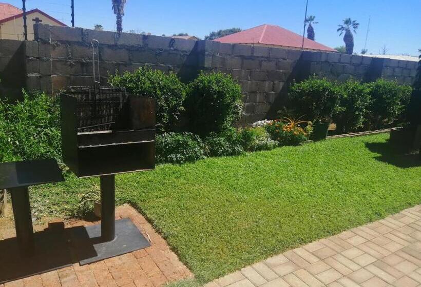 פנסיון Keetmanshoop Self Catering