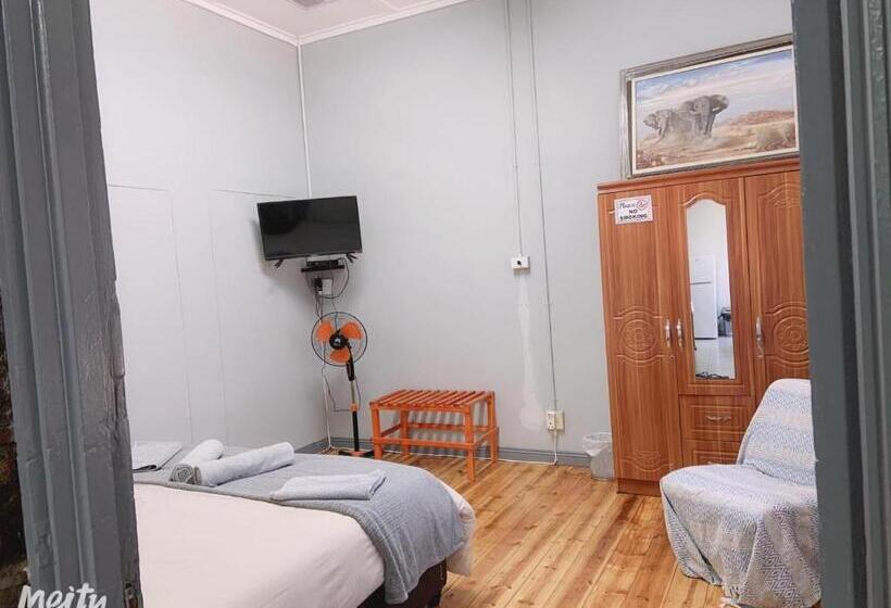 פנסיון Keetmanshoop Self Catering