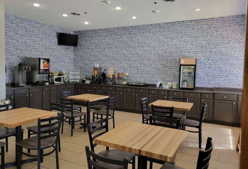 Hotel Americinn By Wyndham Cedar Rapids North