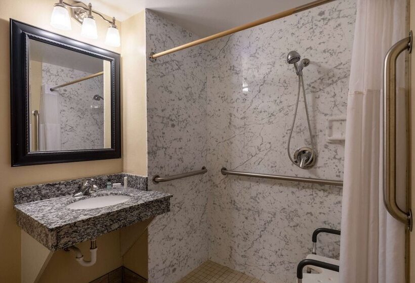 Hotel Americinn By Wyndham Cedar Rapids North