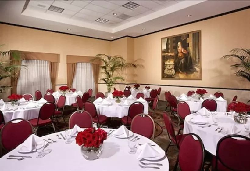 Azure Hotel&suites Ontario Trademark Collection By Wyndham