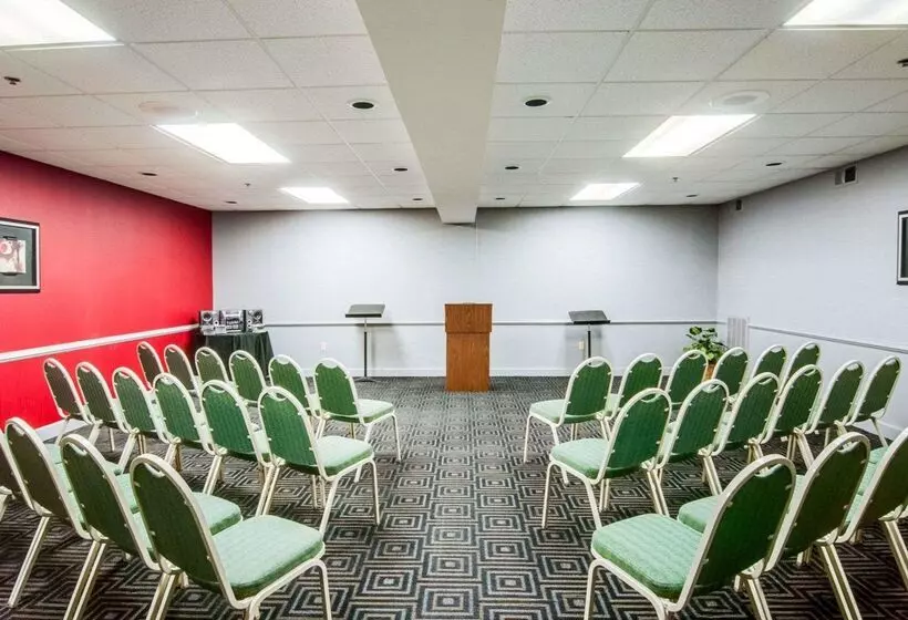 هتل Comfort Suites Inn At Ridgewood Farm