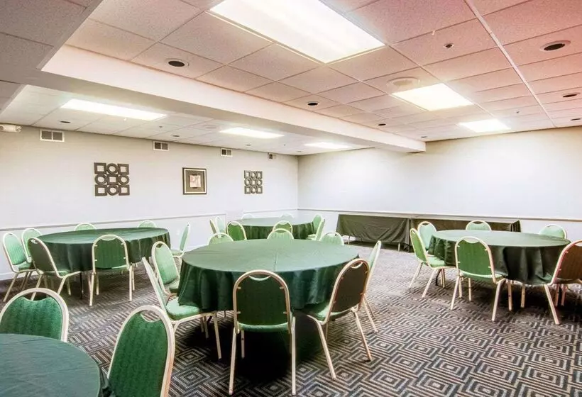 هتل Comfort Suites Inn At Ridgewood Farm