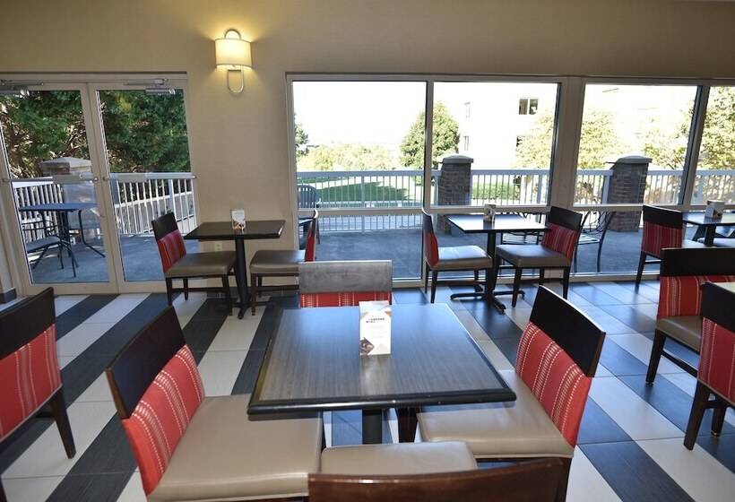 فندق Comfort Suites Inn At Ridgewood Farm