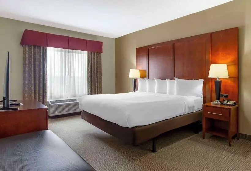 Hotelli Comfort Suites Inn At Ridgewood Farm