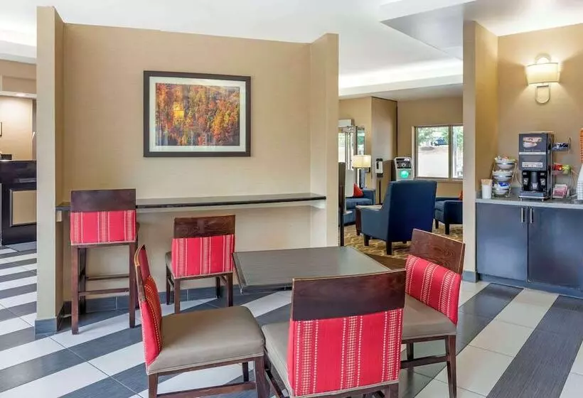 Hotelli Comfort Suites Inn At Ridgewood Farm