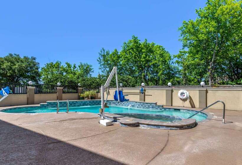 هتل Comfort Suites Near The Galleria