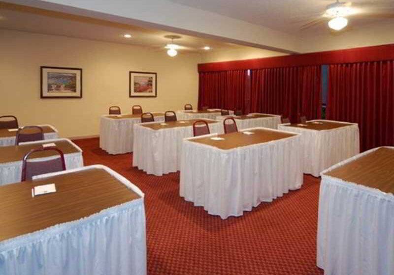 هتل Comfort Suites Near The Galleria