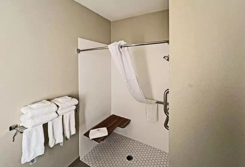 Отель Comfort Suites Peoria Sports Complex