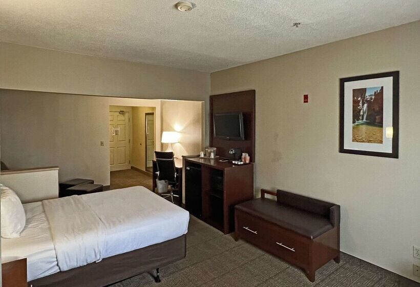 ホテル Comfort Suites Peoria Sports Complex