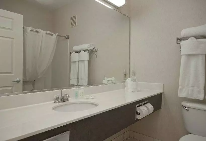 Отель Comfort Suites Peoria Sports Complex