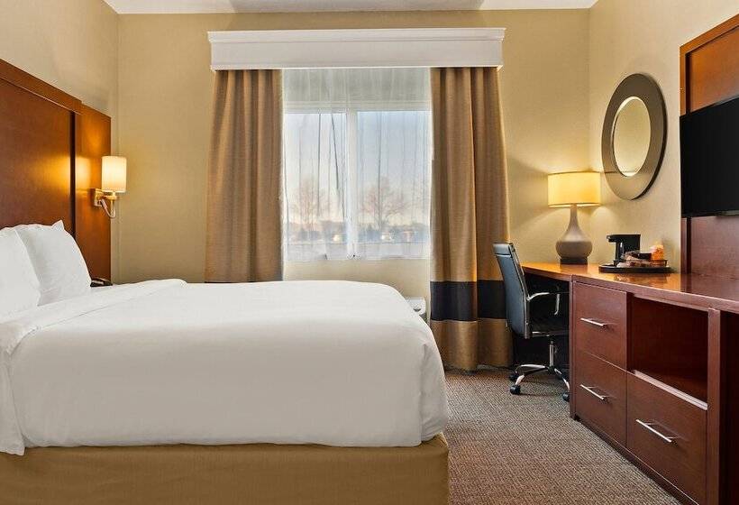 Отель Comfort Suites Saginaw