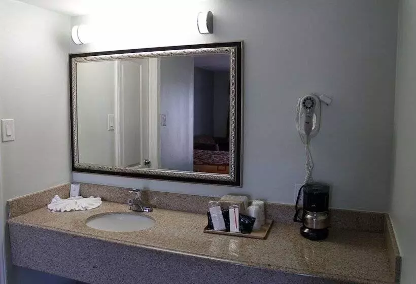 ホテル Continental Inn And Suites