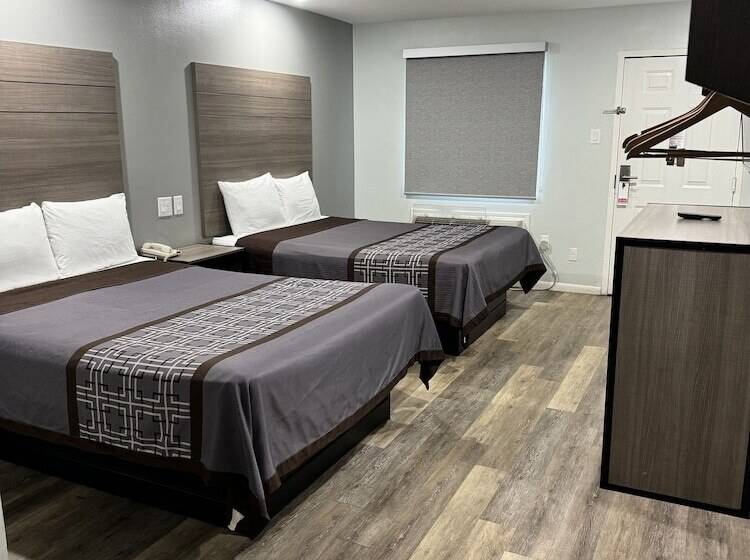 فندق Continental Inn And Suites