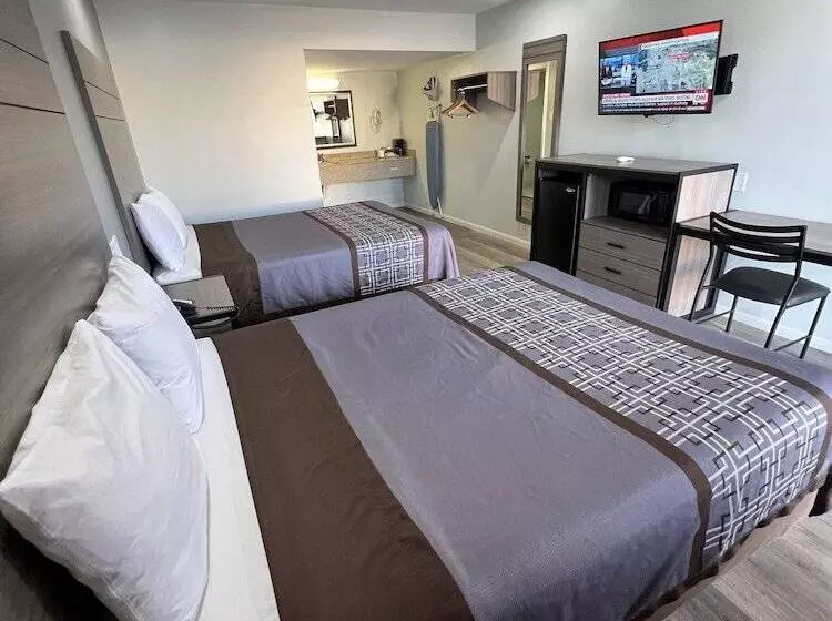 ホテル Continental Inn And Suites