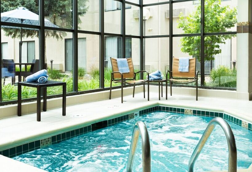 هتل Courtyard By Marriott Fort Collins