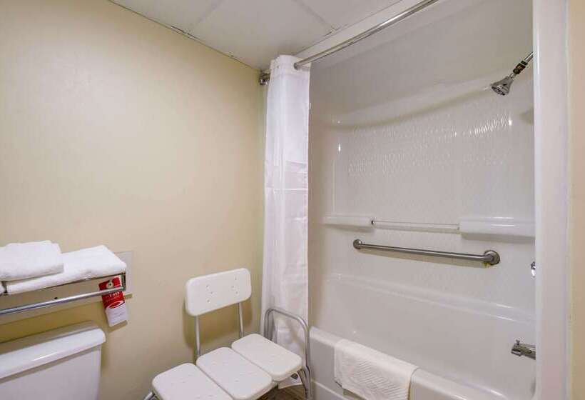 ホテル Econo Lodge Inn & Suites East