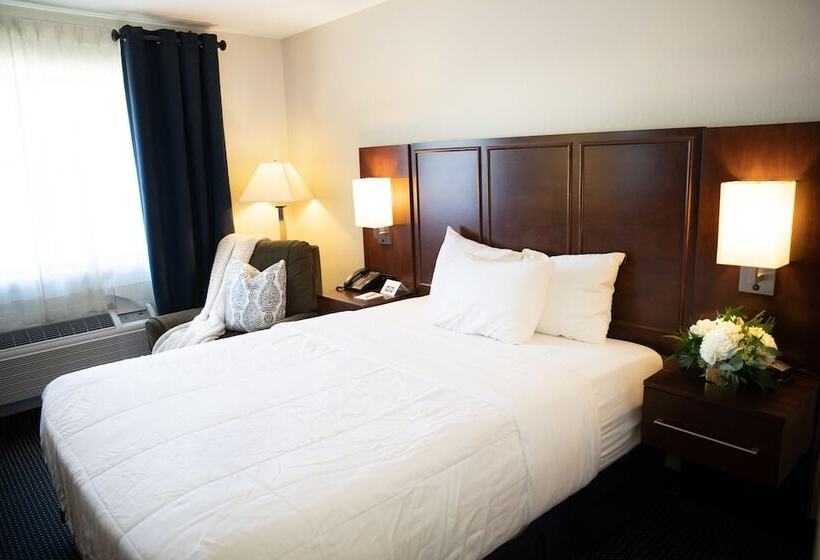 فندق Hatfield Inn