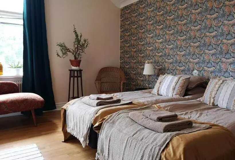 Disponentparken Café Och Bed & Breakfast