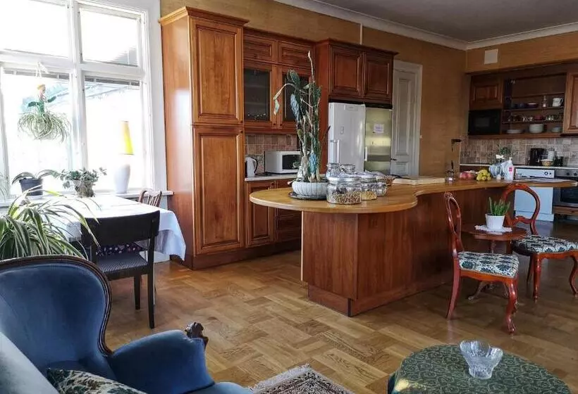 Disponentparken Café Och Bed & Breakfast