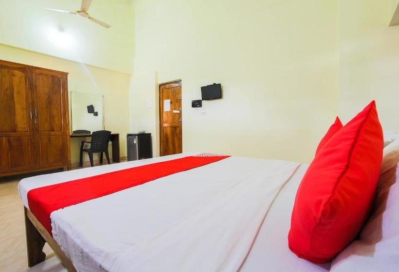 Hotelli Oyo 22847 Lobo S Guest House