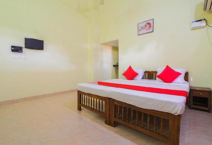 Hotelli Oyo 22847 Lobo S Guest House