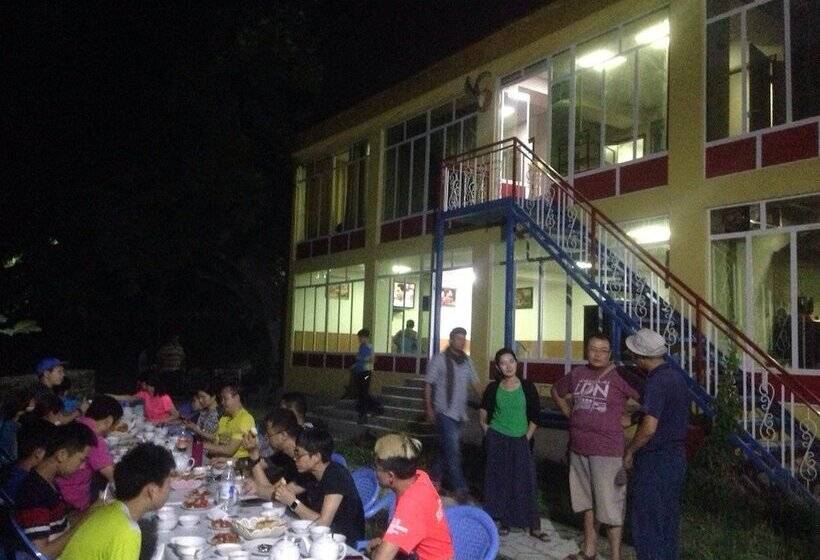 تختخواب و صبحانه Sharq Darvoz Mini Hotel   Hostel