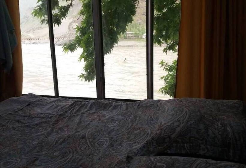 تختخواب و صبحانه Sharq Darvoz Mini Hotel   Hostel