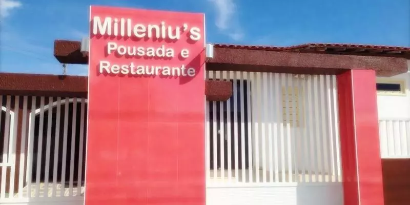 ペンション Milleniu's Pousada E Restaurante