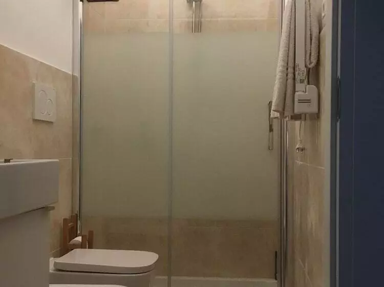 تختخواب و صبحانه La Magnolia