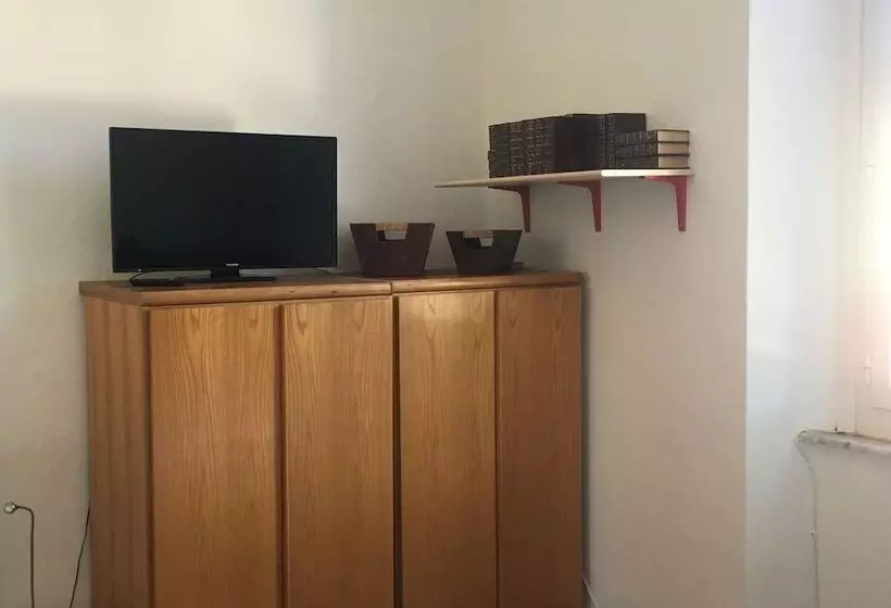 تختخواب و صبحانه La Magnolia