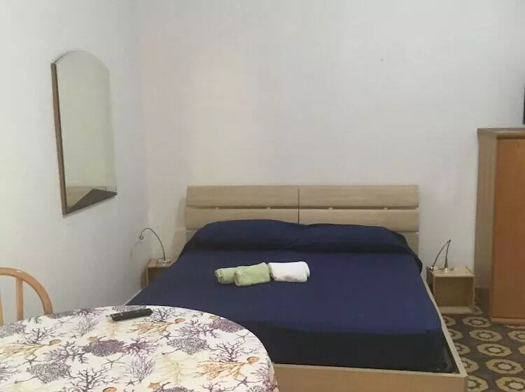 تختخواب و صبحانه La Magnolia