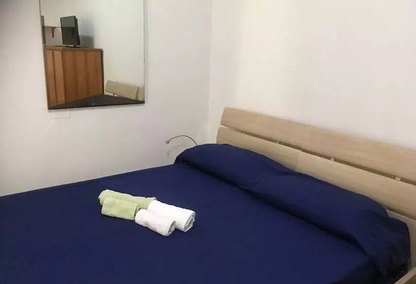 تختخواب و صبحانه La Magnolia