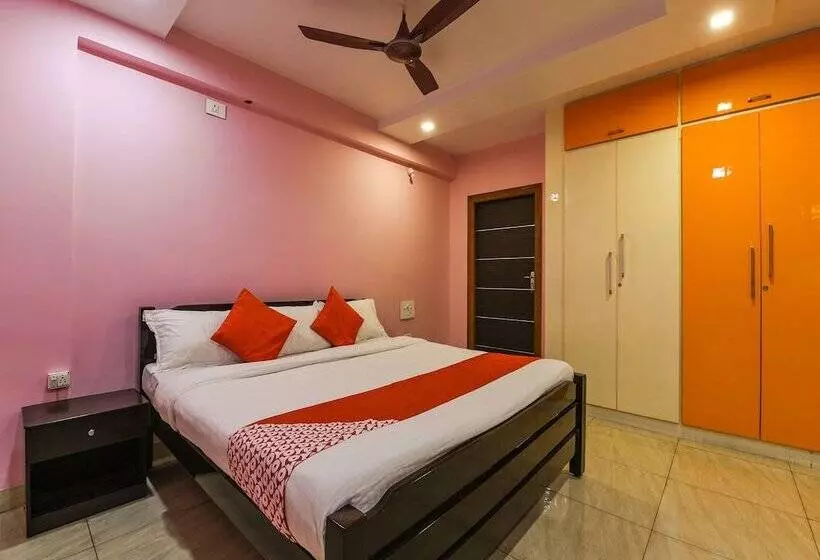 ペンション Oyo 18612 Sree Sai Surya Service Apartment