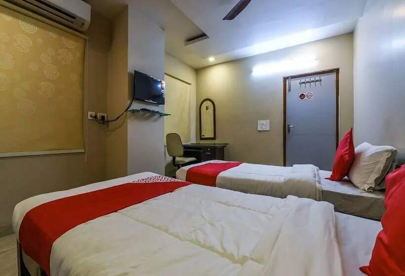 ペンション Oyo 18612 Sree Sai Surya Service Apartment