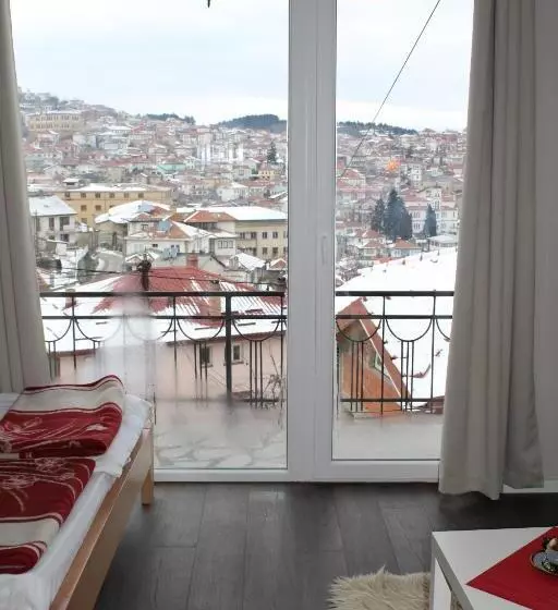 پانسیون Villa Flora Apartments Krushevo